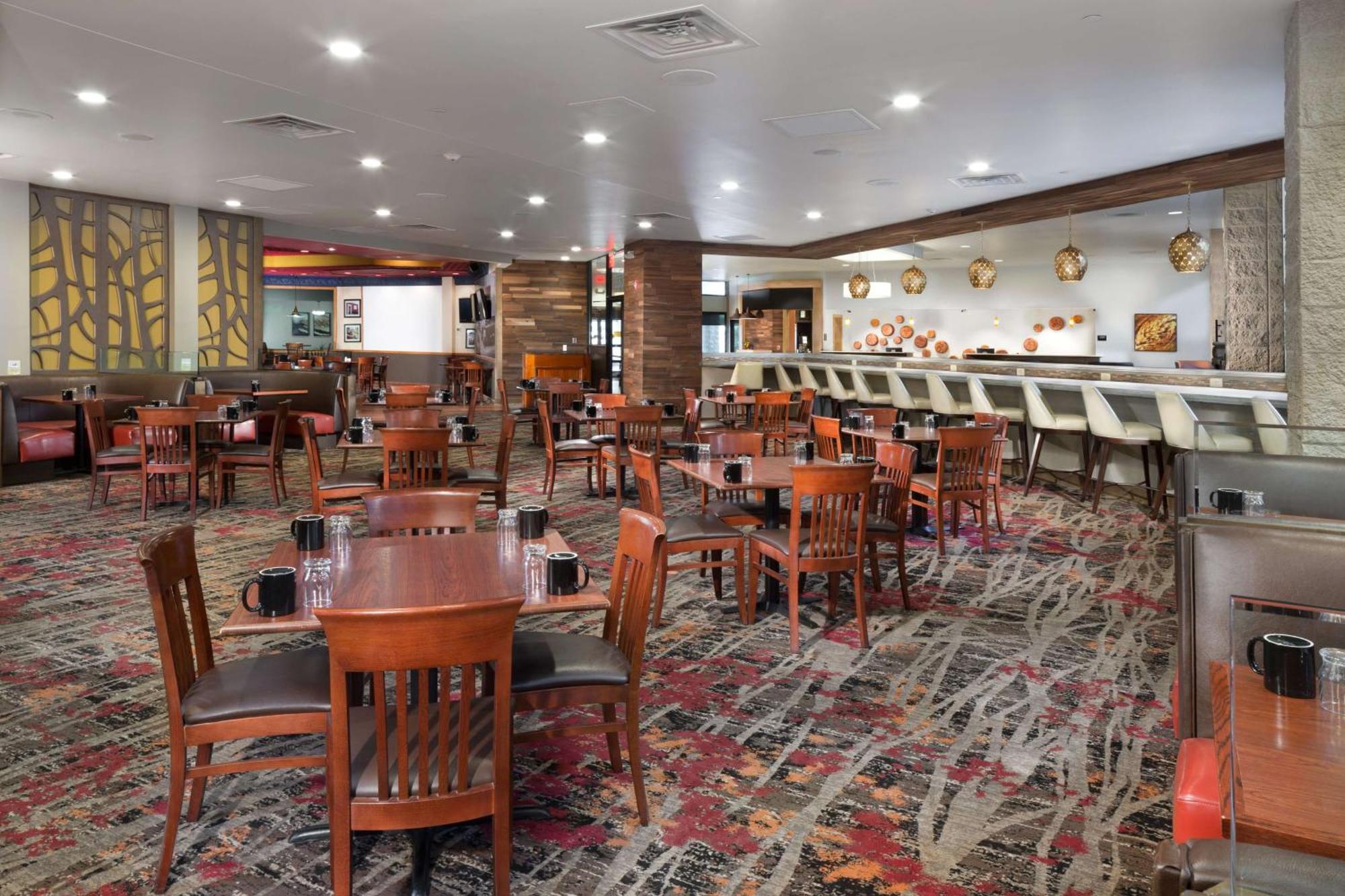 Doubletree By Hilton Lawrence Hotel Exterior photo